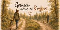 Zwei Frauen mit ihren angeleinten Hunden auf einem Waldweg – Hundebegegnung mit Respekt und Rücksichtnahme